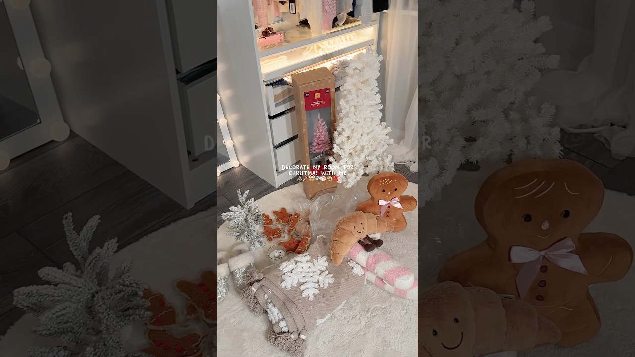 Christmas Room Decorating with Me 🎄