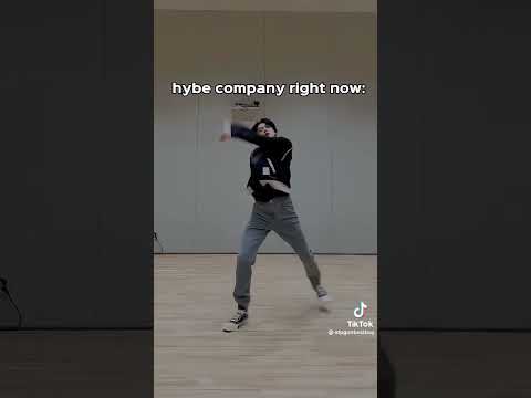 Just HYBE and JYP groups right now 💀#twice#itzy#lesserafim#newjeans#enhypen#kpop#bts#straykids#txt