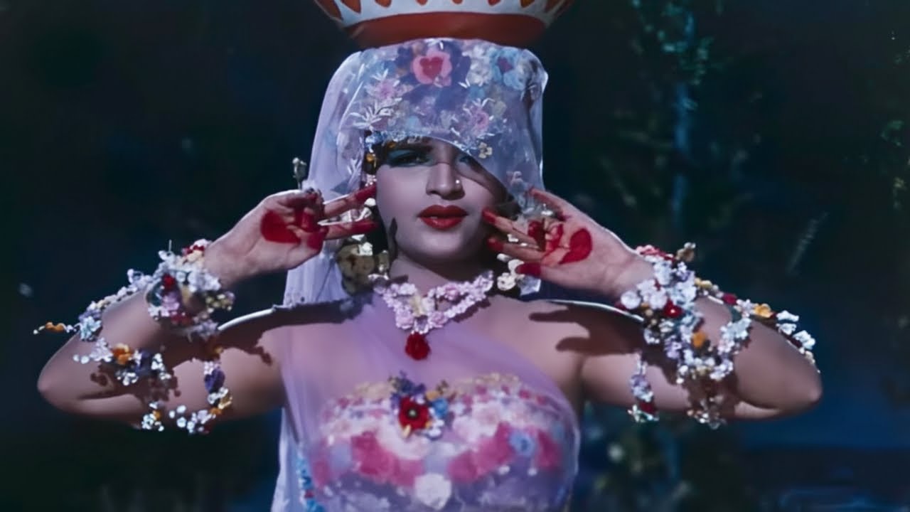 आधा है चंद्रमा रात आधी | Romantic Song 🎶