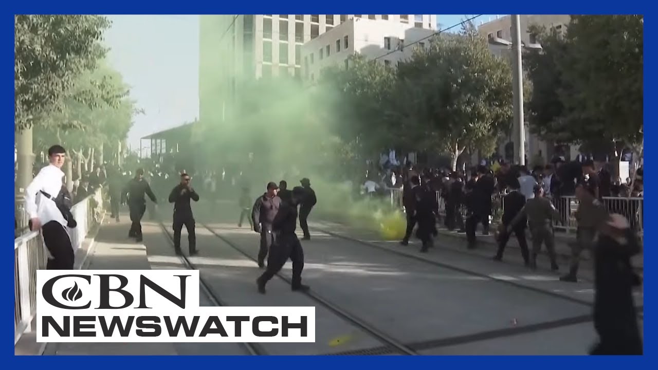 Jewish Protesters Block Jerusalem Entrance Over Proposed Law