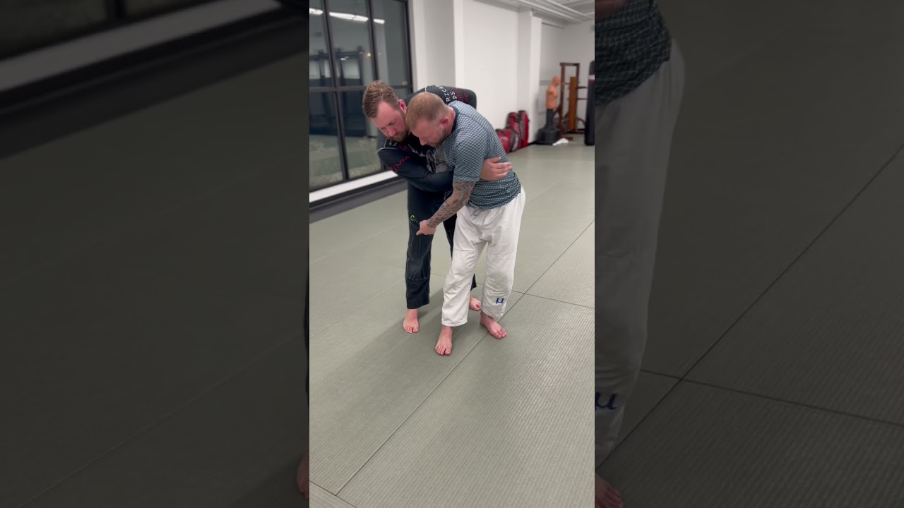 Master the Hip Throw: Technique Tips for Throwing Larger Opponents 🥋