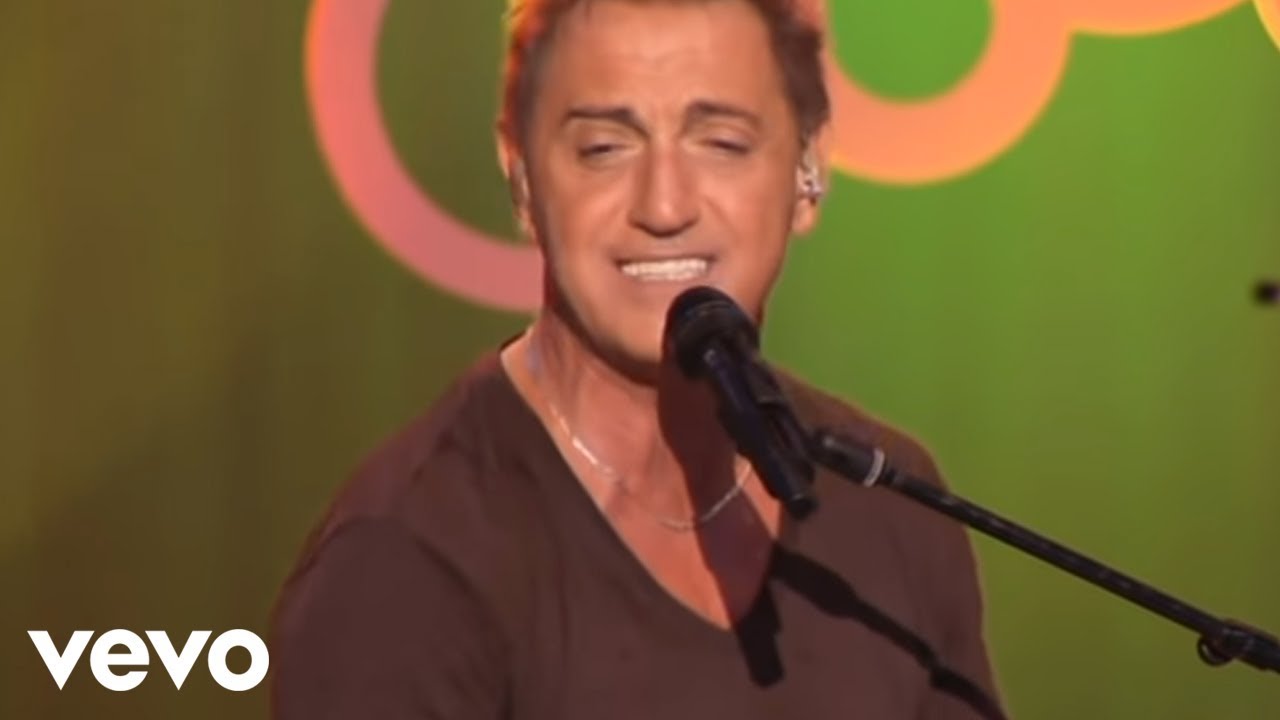 Franco de Vita - Aquí Estás Otra Vez (Live Performance)