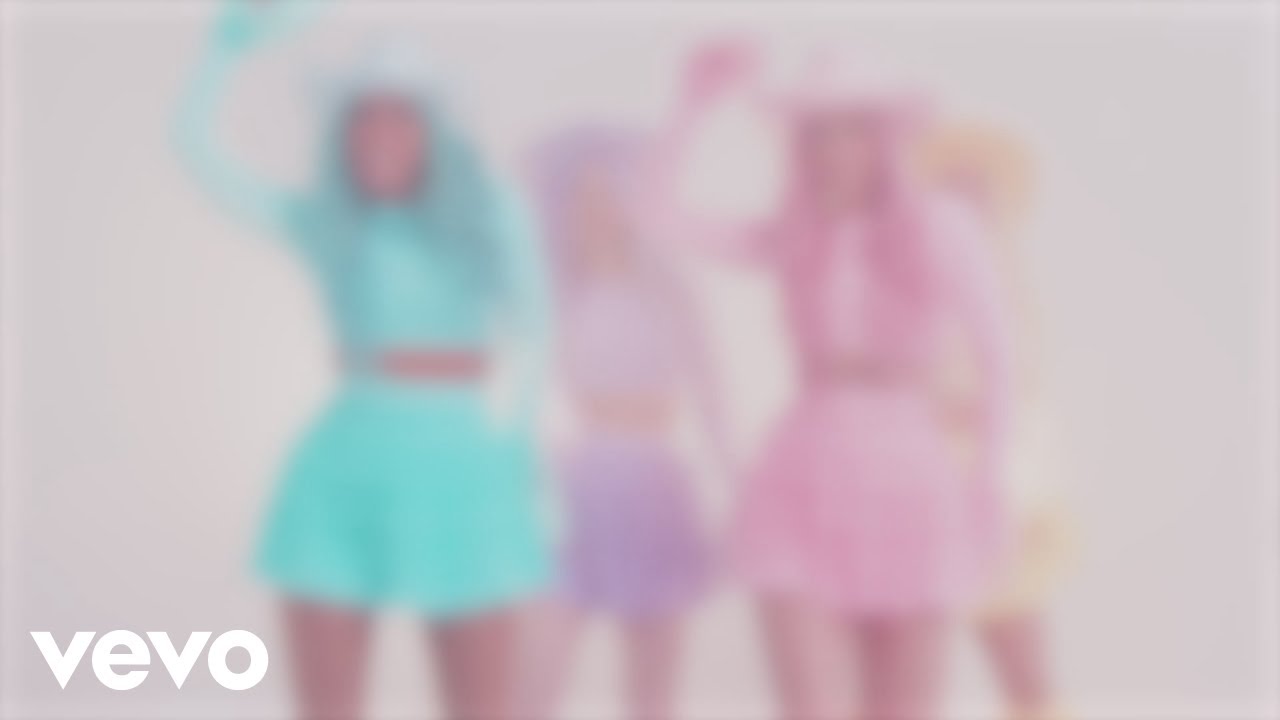 Dolly Style - Yihaa 🎶 Lyric Video | Catch the Fun Vibe!