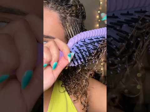 Trying out the new Con-air Curl defining brush #conair #curlbrush #curls #curldefinition #demo