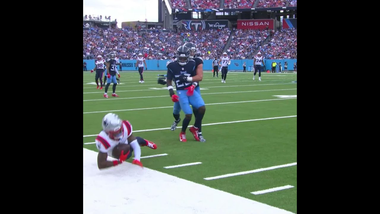 Demario Douglas Makes Spectacular 21-Yard Catch Against Titans 🏈