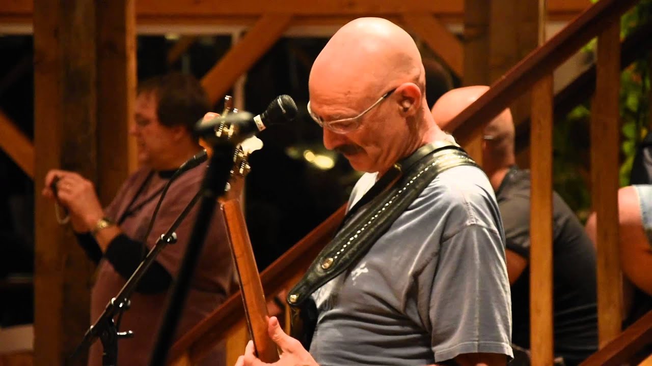 Tony Levin's Amazing Behind-the-Scenes of 'Sleepless' 🎸