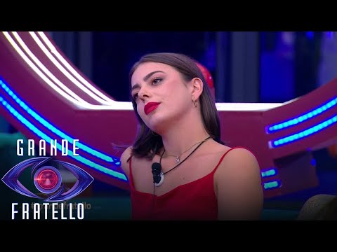 Grande Fratello - La reazione di Benedetta all'entrata di Valentina