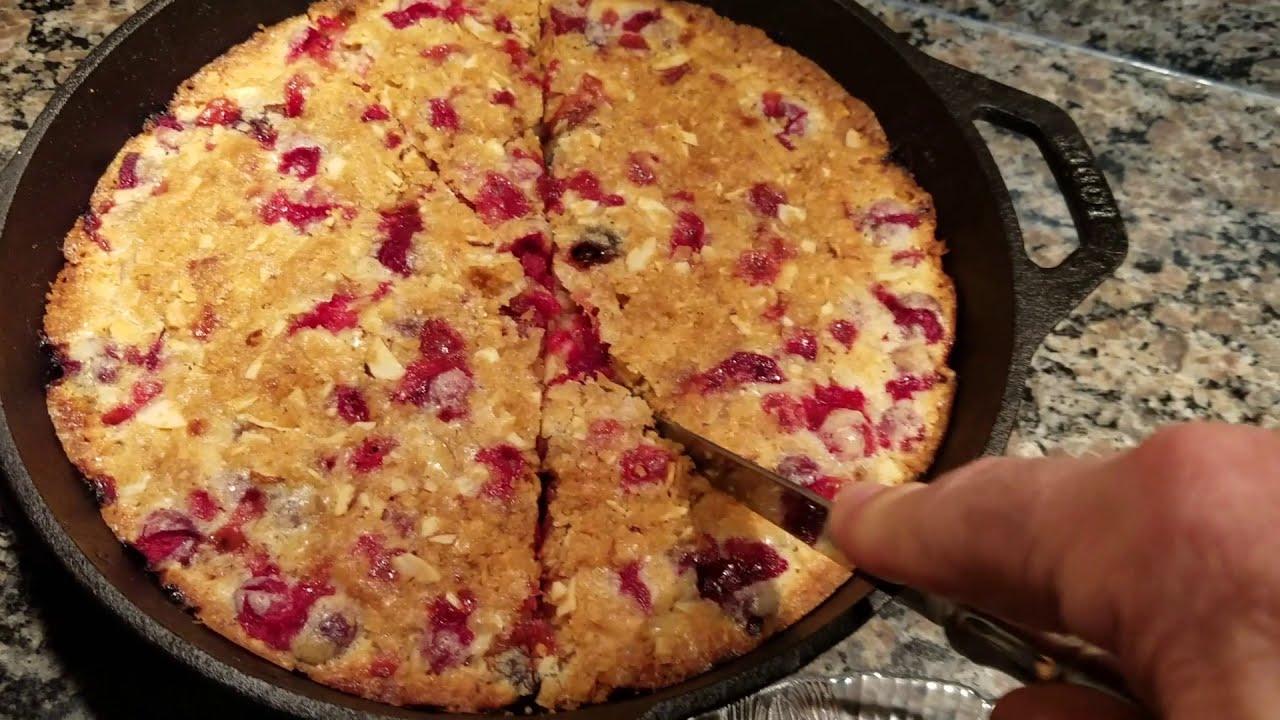 Crustless Cranberry Almond Skillet Pie 🍒