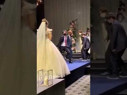 #bts dancing on j-hope's sister's wedding 👸 #jhopesisterwedding #shorts #btsarmy