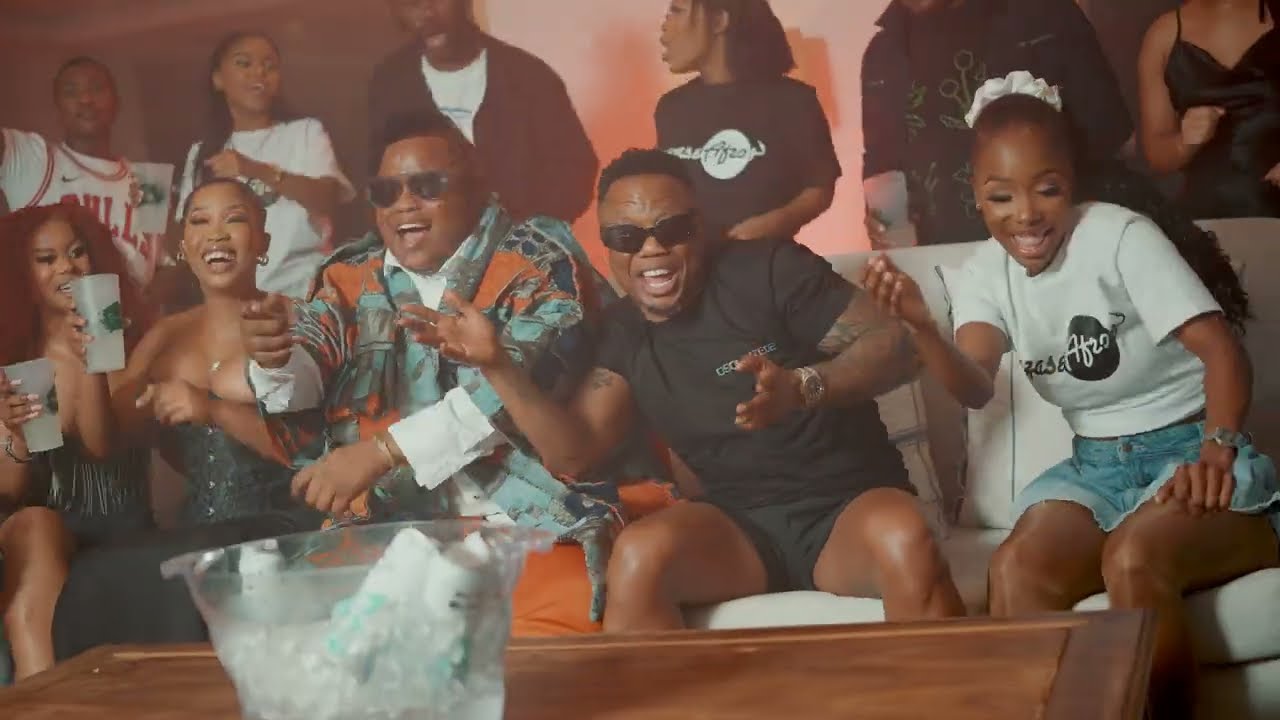 Dladla Mshunqisi & Artists Drop 'Yini Lengaka' Video 🎶