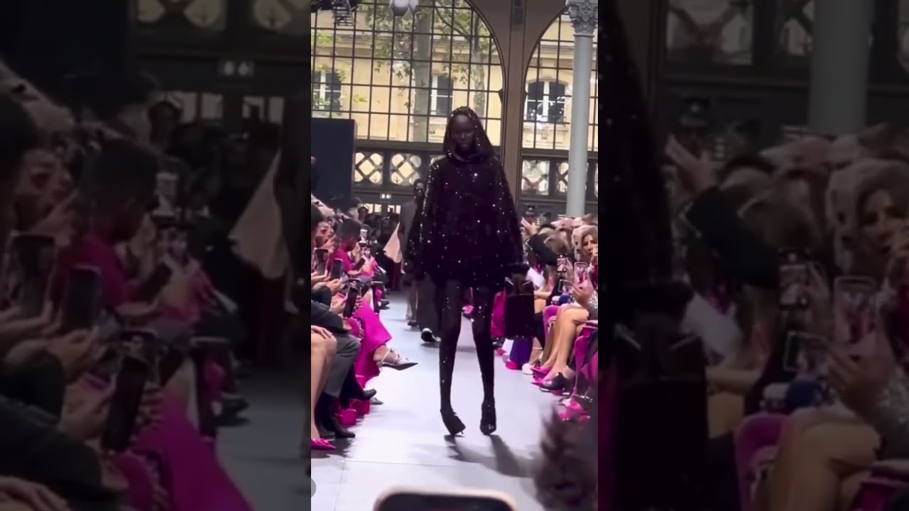 Why Do This Model's Shoes Always Look Bad? 👠