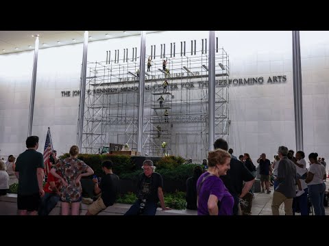 Trump's name starts to come off Kennedy Center hours after court-ordered deadline | NBC4 Washington