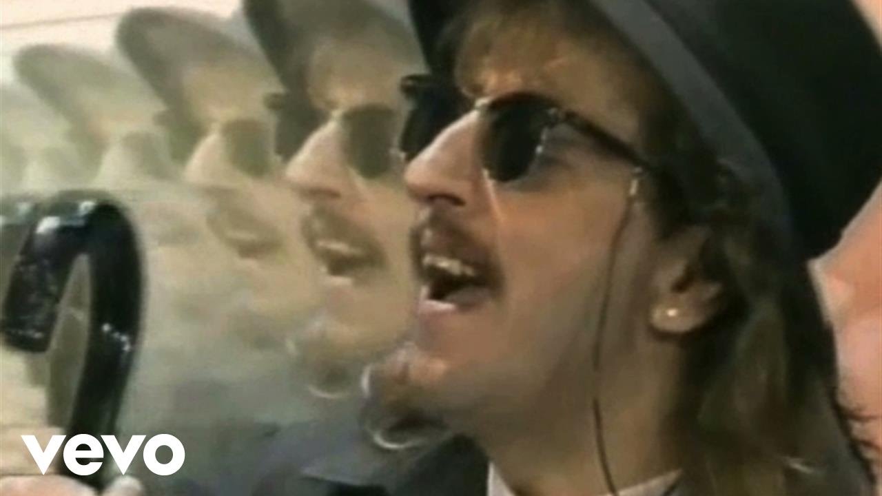 İlhan İrem'den Duygusal Şiir: Olanlar Olmuş 🍇