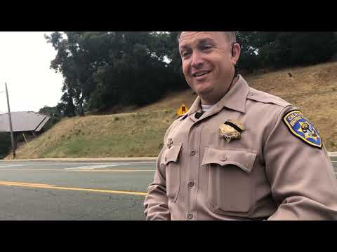 Tyrant Cop Pulls Gun During Traffic Stop (Part 1/2)