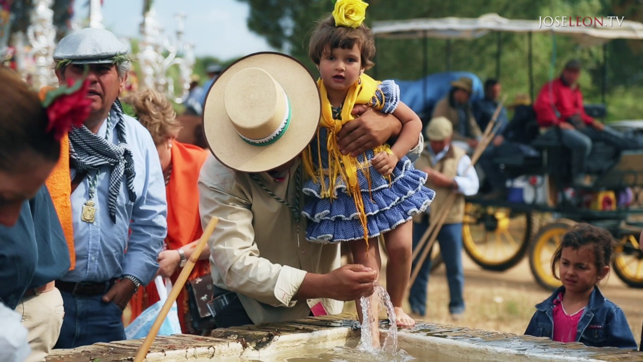 José León presenta 'Cien Pisadas hasta la Aldea' 🎶 Un disco-libro con 96 páginas y 3 CDs de sevillanas inéditas