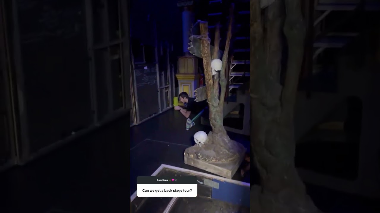 Backstage Tour with Glinda at Dutch Apple ✨