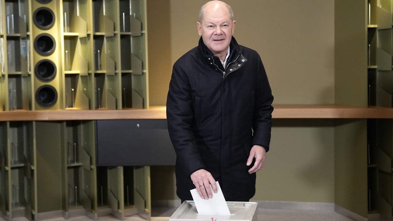 German Elections Narrow Down to a Close Race π©πͺ