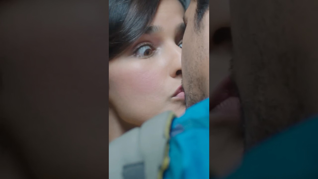 Vicky Kaushal & Angira Dhar's Hidden Kiss! 👀