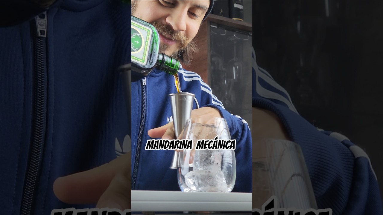 ¡Refrescante Cóctel Mandarina Mecánica con Jägermeister 🍹!