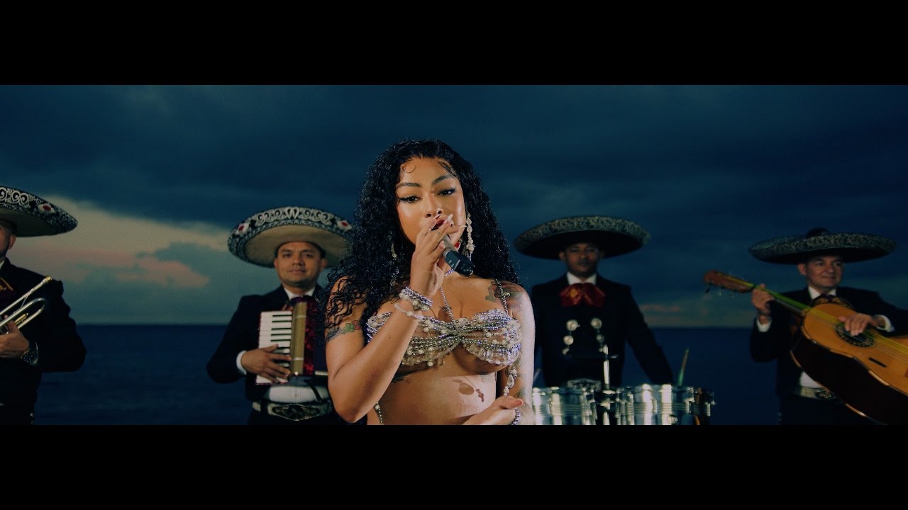 Yailin La Mas Viral Performs 'Me Encantas' Live 🎶