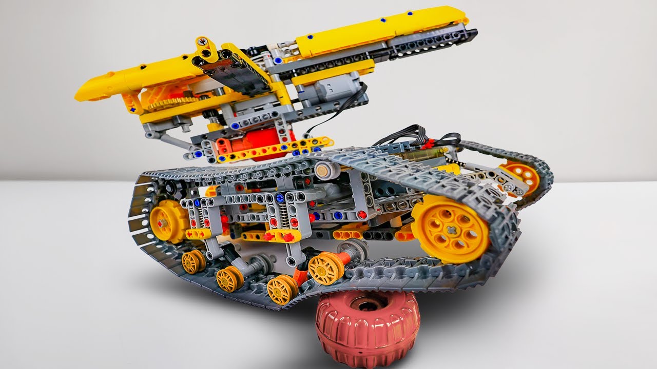 Building & Testing a LEGO Tracked Tank 🚧