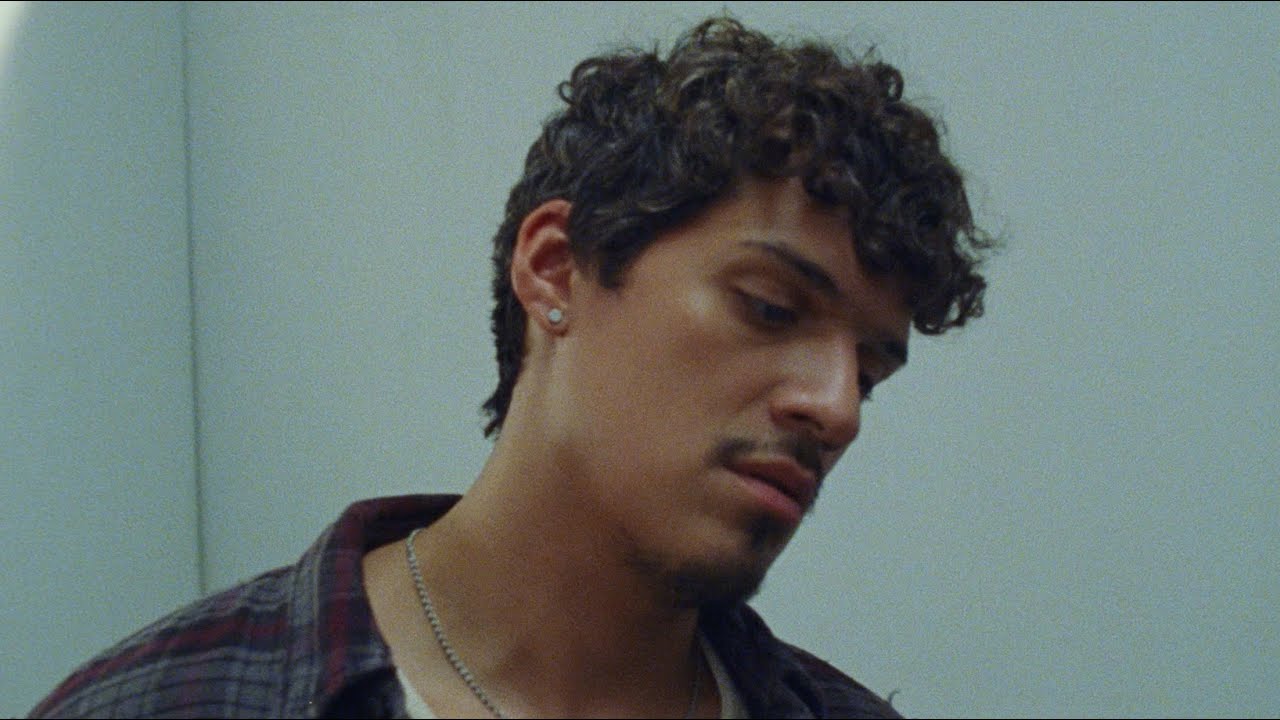 Omar Apollo's 'Evergreen' Official Music Video 🎶 – A Must-See Visual Experience