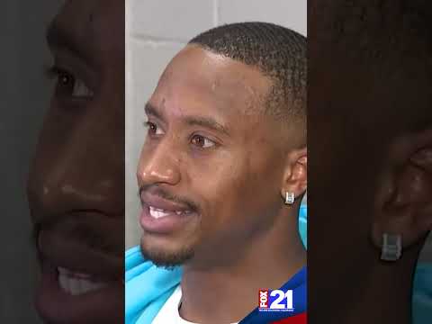 Broncos players and coaches react after defeating the Texans for their sixth straight win!