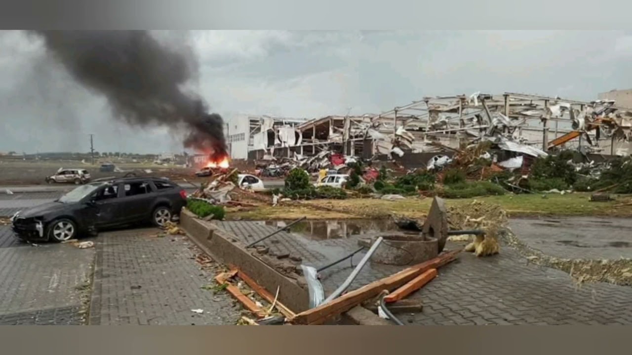 Tornádo v České republice: Silný vítr a škody 🚨