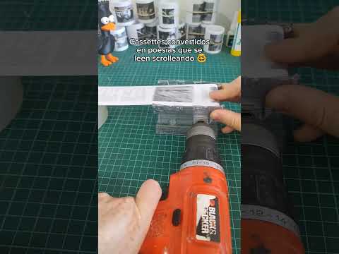Usamos cassettes viejos para convertirlos en libros que se leen scrolleando.