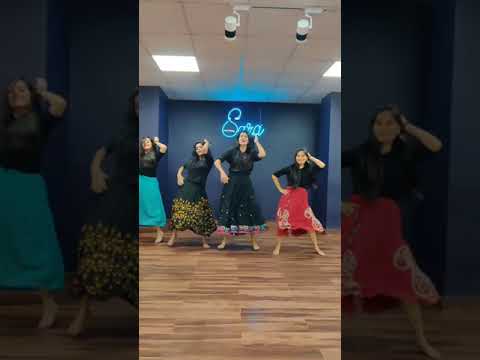 O Mutyala Rema & Osey Ramulamma Dance by Vijayashanti