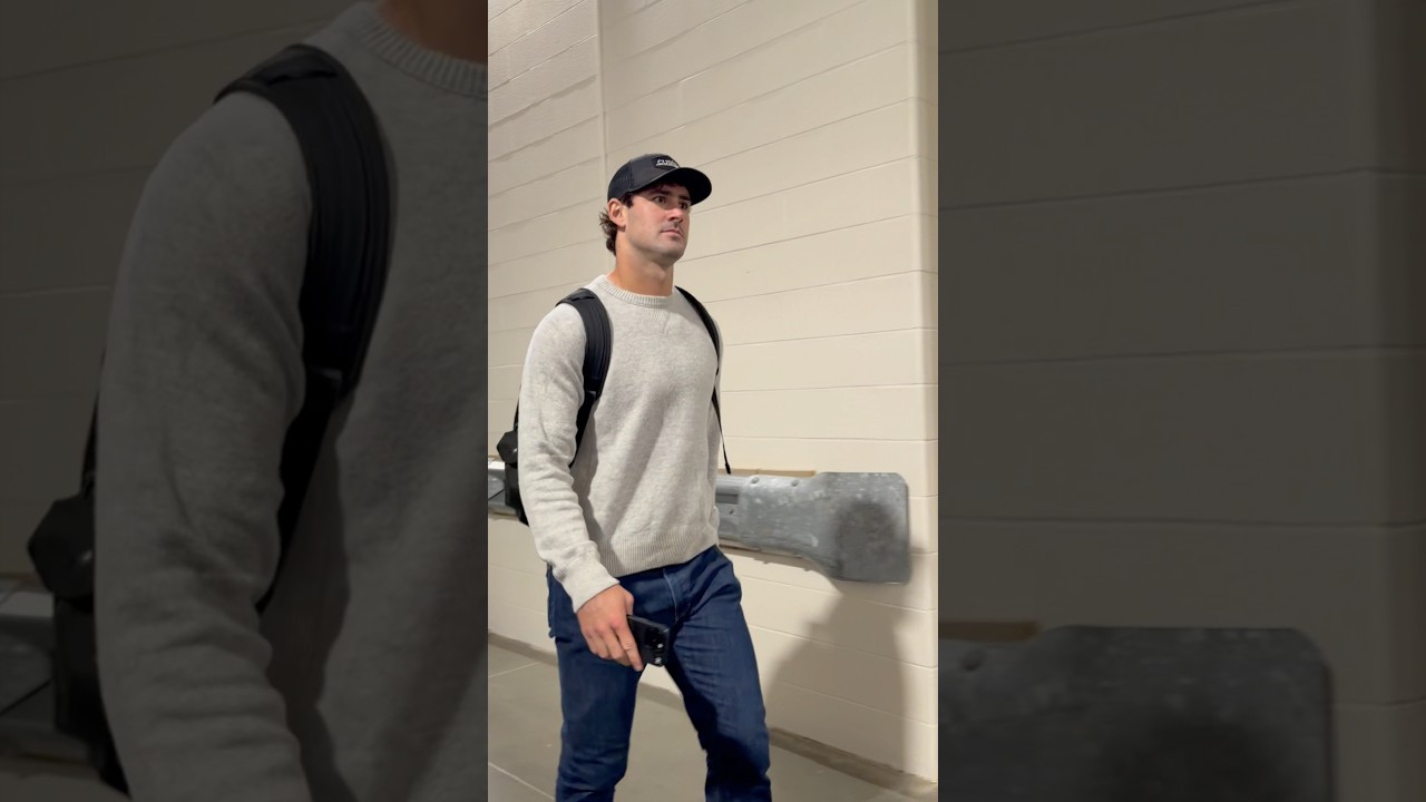 Daniel Jones Leads the Charge in the Building 🏈