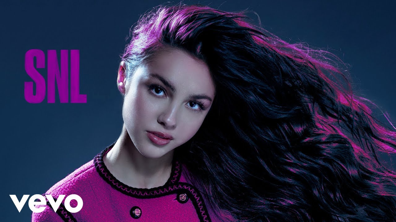 Olivia Rodrigo Performs 'drivers license' on SNL 🎤