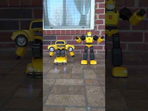 Robosen Bumblebee can transform ￼#transformers #robosen