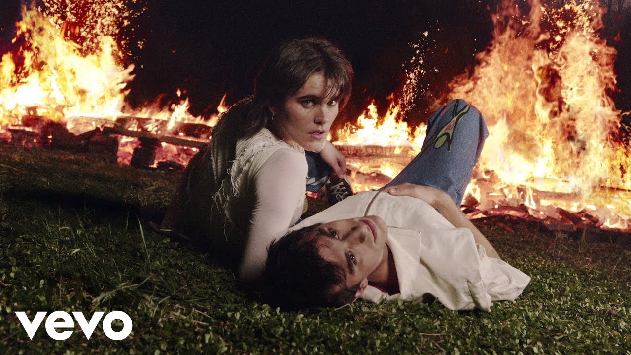 Colt - Lionnes (Lyrics Video) 🎶 | Découvrez leur premier album 'Saveur cœur abîmé'!