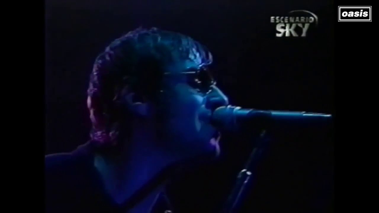 Oasis - Wonderwall (Epic Live Performance at Hot Festival 2001) 🎸