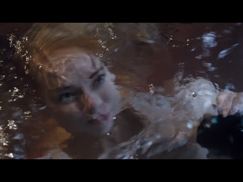 Film Stars Underwater 02 Movie Clips