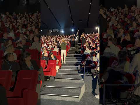 This is what happens when you play Star Wars in a Cinema..😱🍿