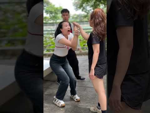 Teaching the unruly couple! #HanhLamofficial #Shortyoutube #kindness #help #hero #respect #action