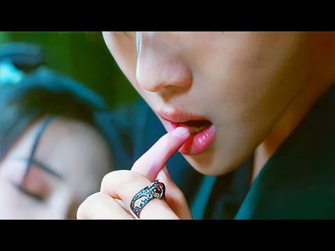 بنت كيوت بتتمنى يكون عندها حبيب وفجأة بتصحى بتلاقي نفسها فبيت مصاص دماء وسيم بيمص دمها ملخص مسلسل