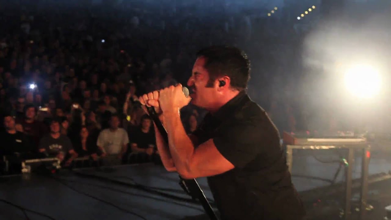 Nine Inch Nails Live in Holmdel: Stunning 1080p Performance of 'Last' 🎸