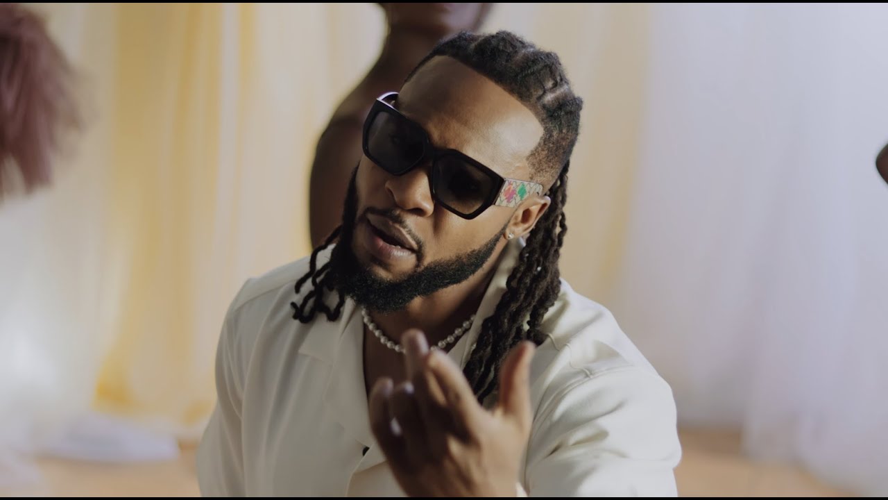 Flavour Celebrates the Power of a Good Woman 🌸