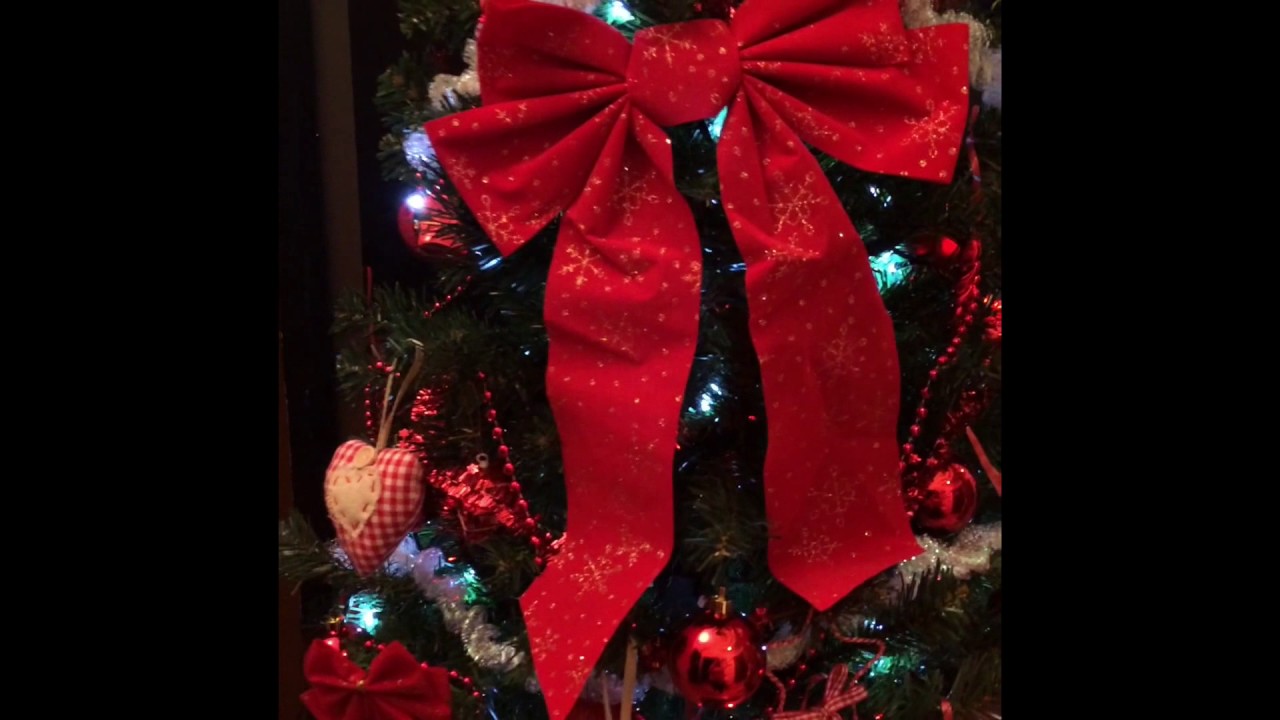 Albero di Natale a metà 🎄: Aiutatemi a completarlo con le vostre idee!