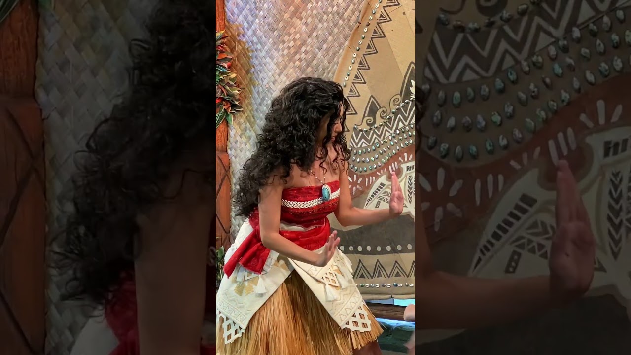 Moana Meets Guests Today at Animal Kingdom 🎉