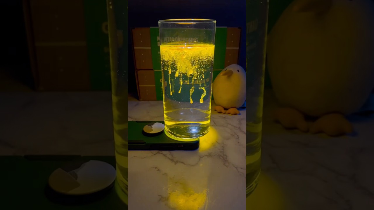 Discover the Magic of Water and Light: Stunning Golden Firework Effect ✨