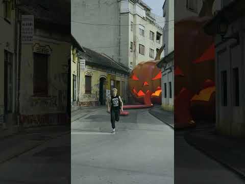 A little bit late, but recreated last year’s video to Hallooweennn