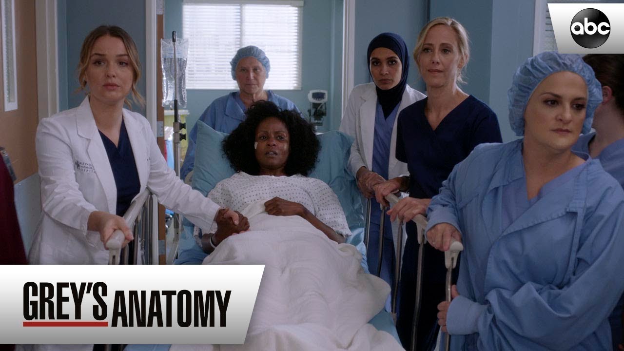 Jo Supports a Patient | Grey's Anatomy S15E19