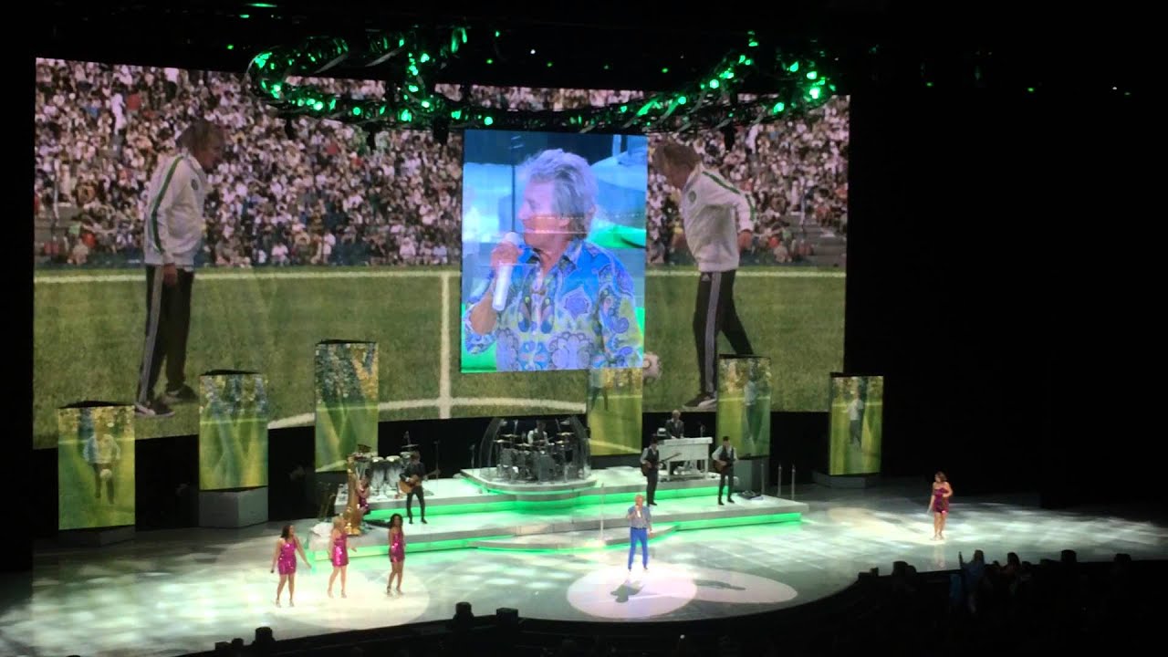 Rod Stewart Performs 'You're In My Heart' in Vegas 🎶