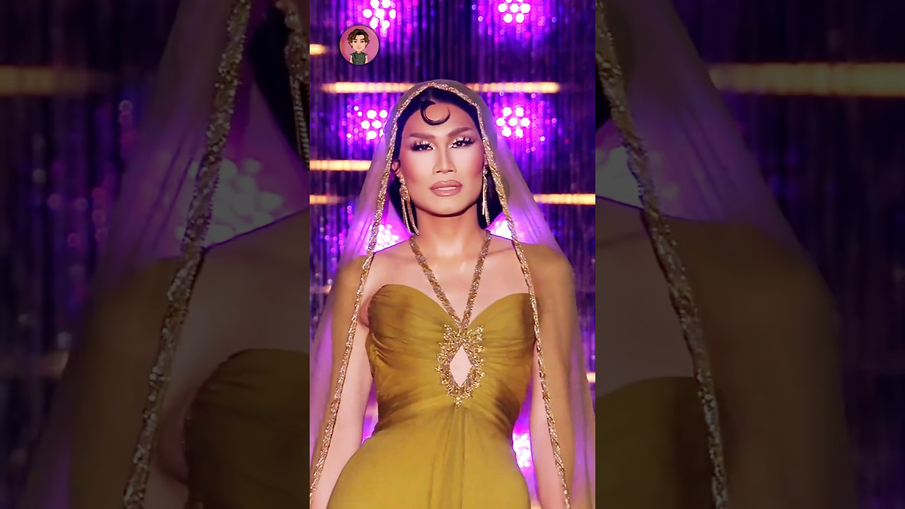 RuPaul Admires Kahmora Hall’s Stunning Bob Mackie Dress ✨