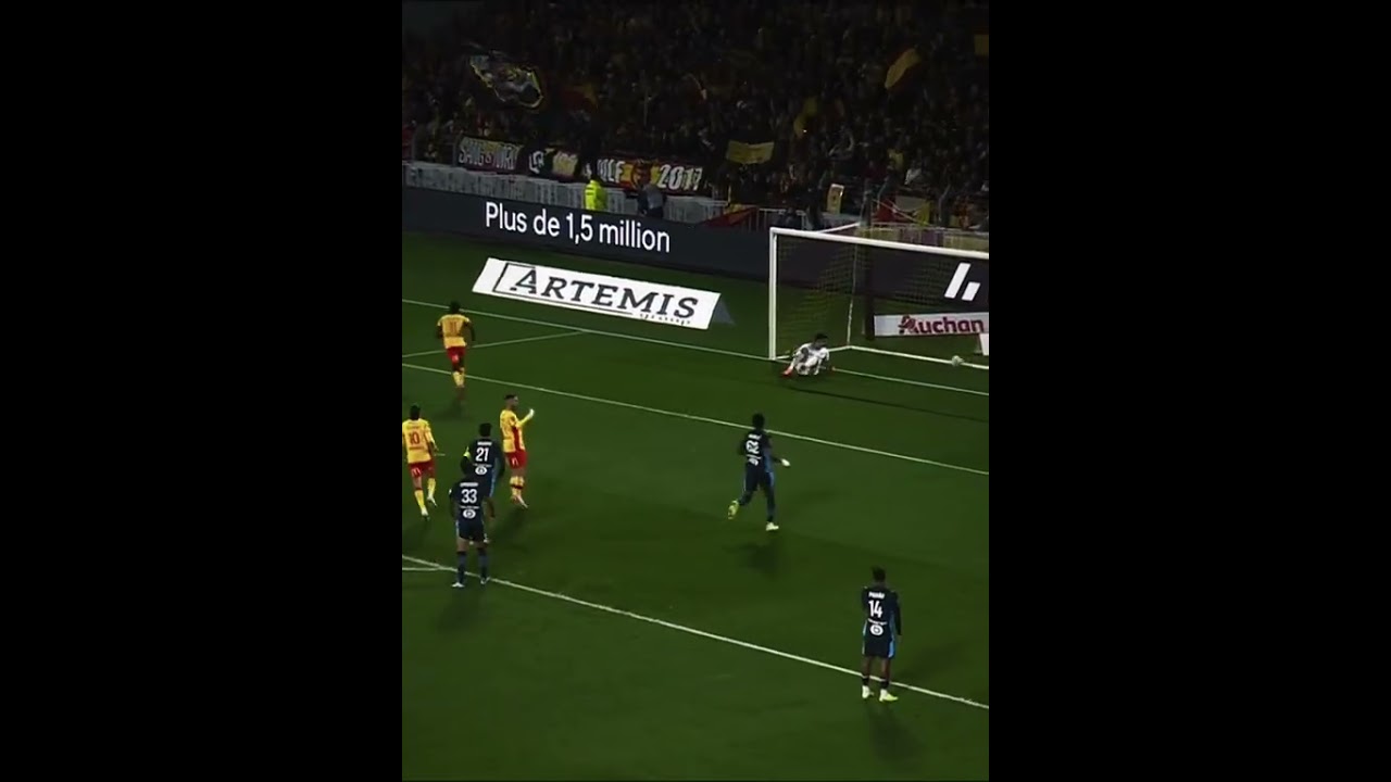 Odsonne Édouard's Cool Panenka ⚽️ | Ligue 1 Highlights