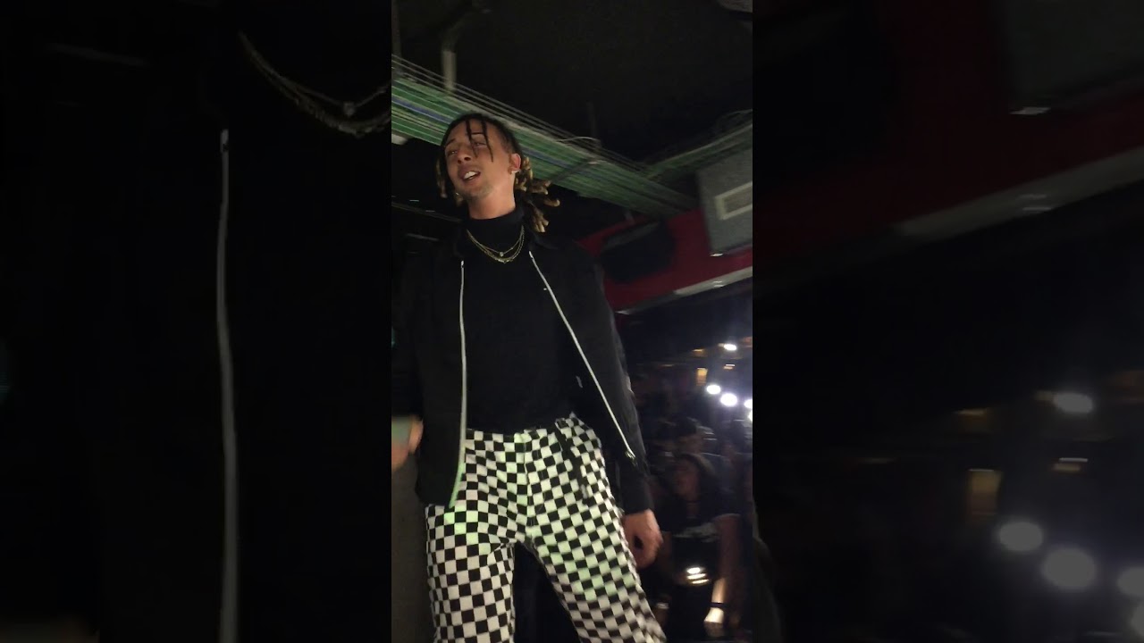 Ghali Marijuana Live Performance 🎶